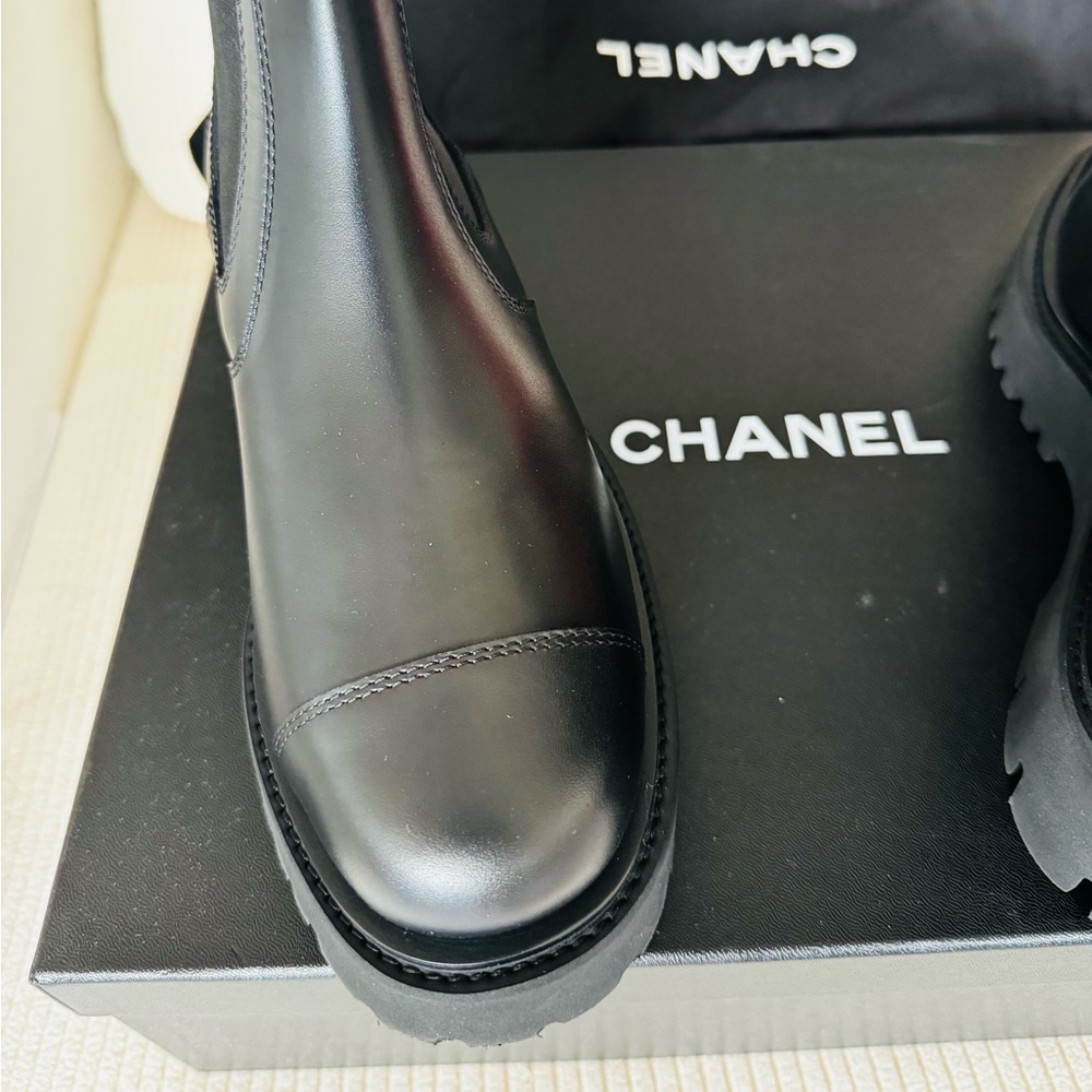 CHANEL Black Leather Chelsea Boots brand new in box with dust bags size 6 - Picture 7 of 11